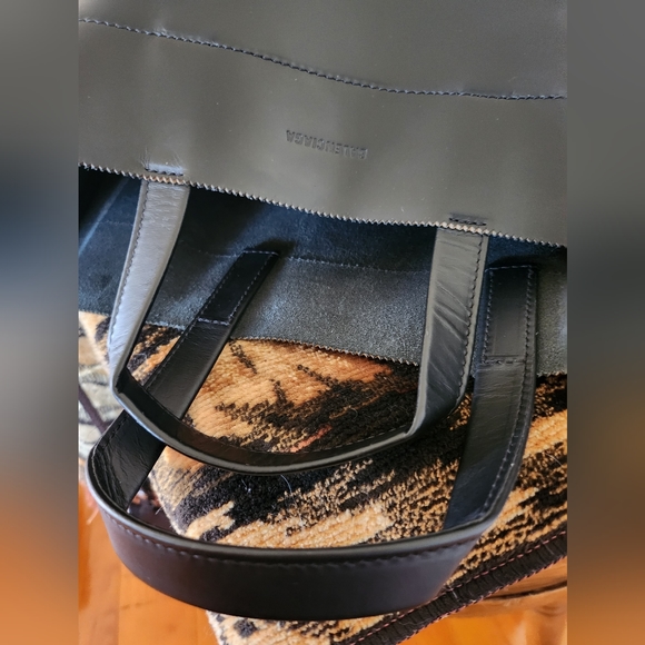 Balenciaga - Picture 5 of 12